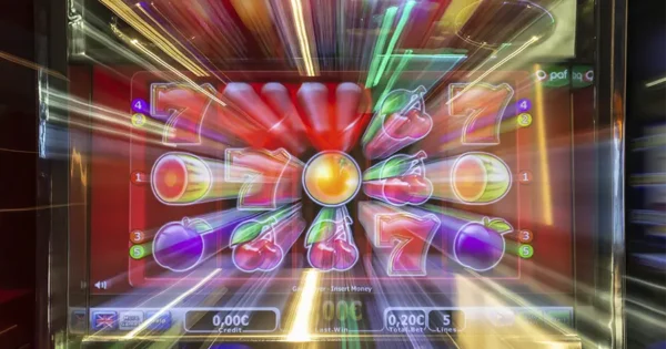 Coljuegos anuncia nuevas modificaciones para regular tragamonedas ilegales en Colombia.