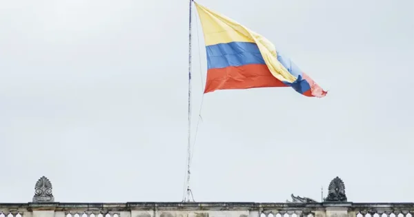 Colombia refuerza el control de apuestas online ilegales.